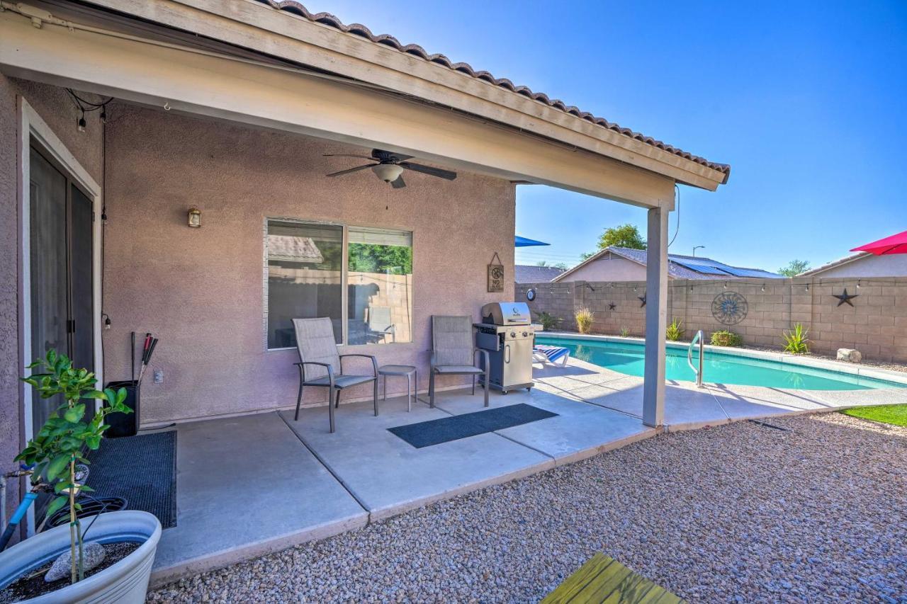 Sunny Surprise Getaway With Private Yard And Pool Villa Exterior photo